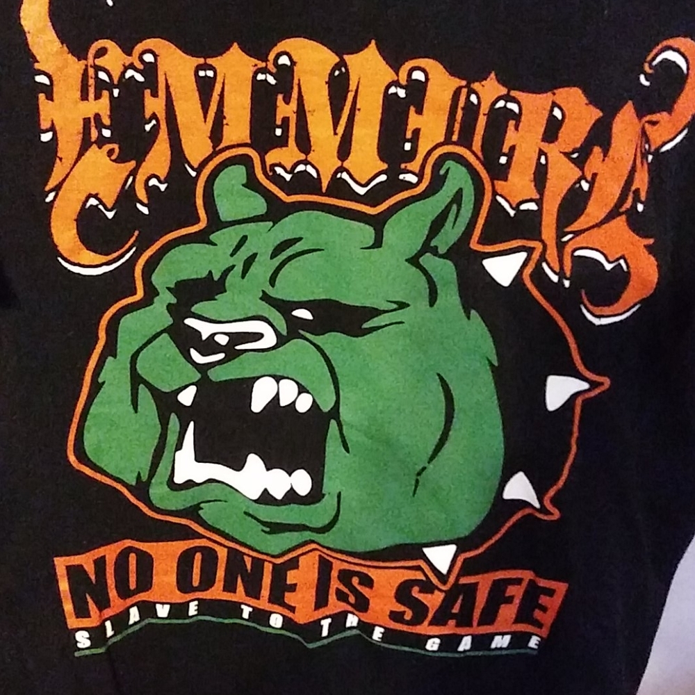 EMMURE BULLDOG "SLAVE TO THE GAME" TSHIRT LARGE
